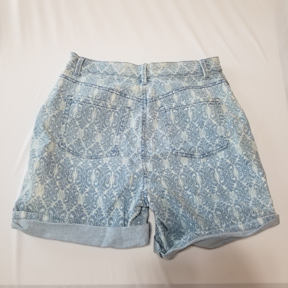 2 For 30 New Gloria Vanderbilt Shorts - Picture 2 of 6
